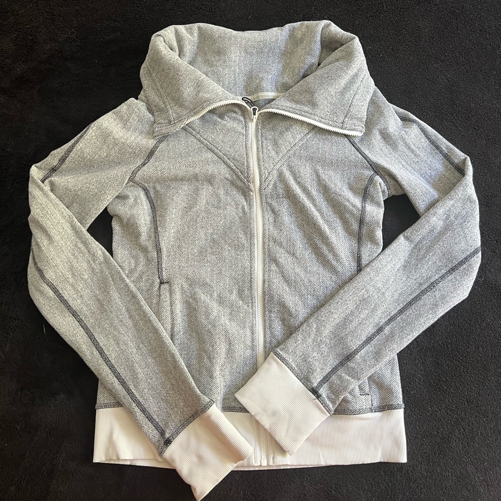 LuluLemon Gray Herringbone Zip-Up Jacket with High Collar